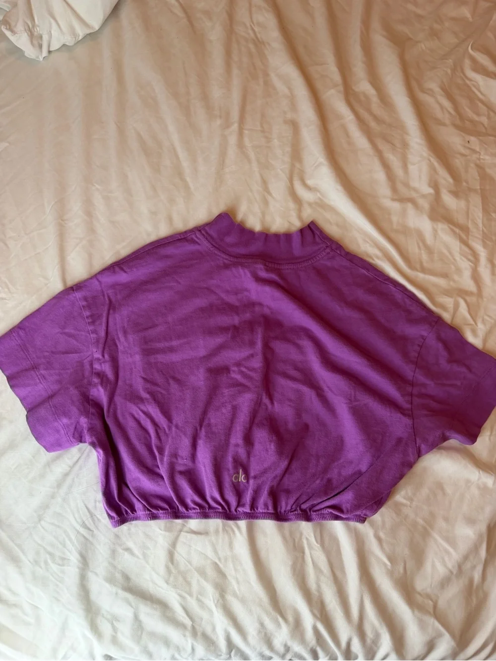 Alo Yoga Cropped Mock Neck Tee - Lavender